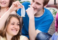 Gratis+Kondome+für+Schüler+
